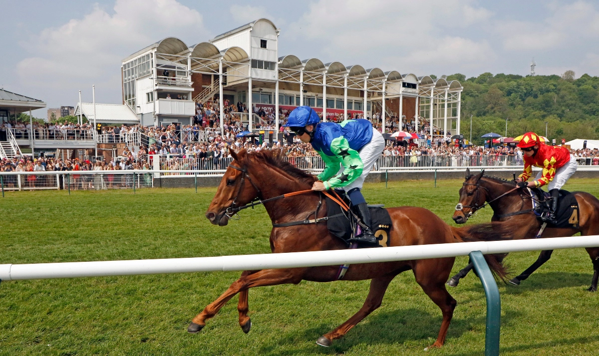 AFFORDABLE RACING FOR ALL: £9 RACEDAYS!